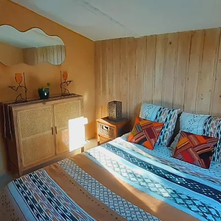 Petite Maison Naturelle Avec Son Jardin Prive