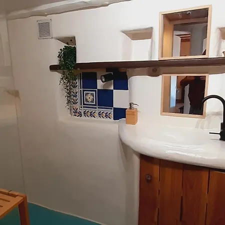 Holiday home Petite Maison Naturelle Avec Son Jardin Prive Pluvigner